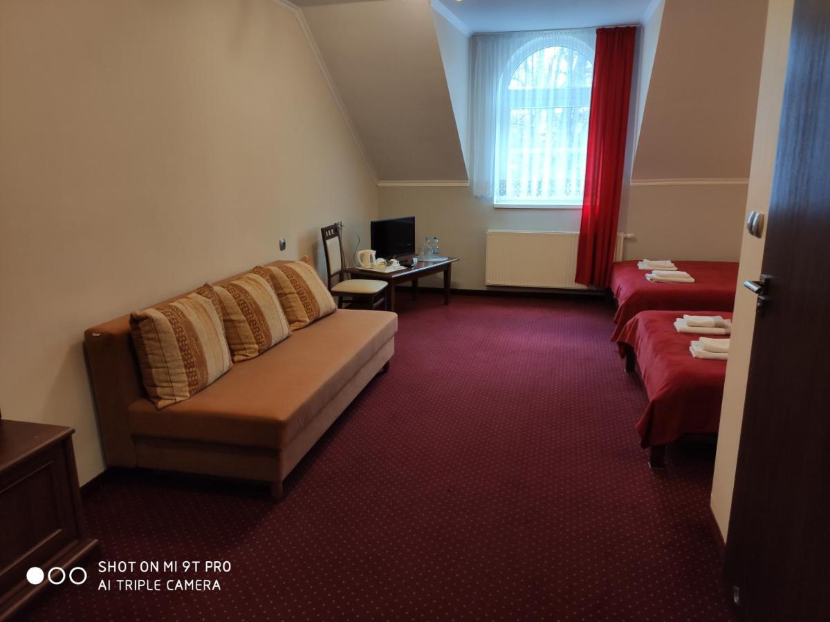 Dworek Peszkow Resort *